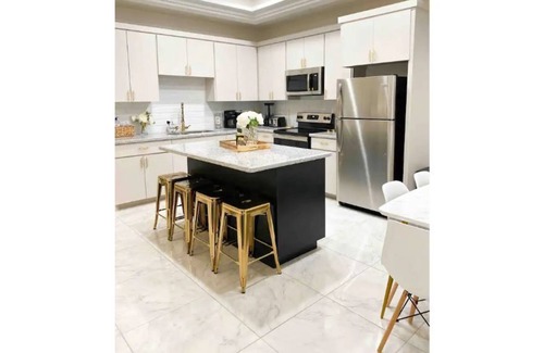 San Juan Apartment | Discover a Unique 3 Bd Apt. Conveniently Located