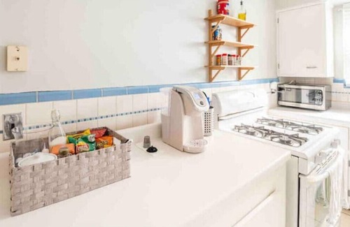 West Price Hill House | Cozy Downtown Apartment: Child-Friendly & Perfectly Located