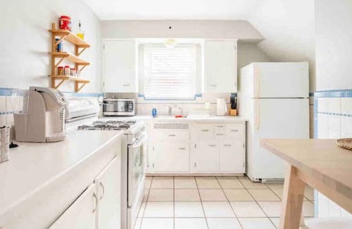 West Price Hill House | Cozy Downtown Apartment: Child-Friendly & Perfectly Located