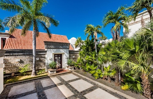 Playa Langosta House | Exclusive Beachfront Villa with Private Pool & Spa Amenities