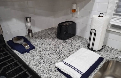 Atlanta House | Unique Hotel with Heated Pool & Spa Near ATL City Center