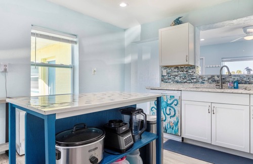 Schulte Park House | Oceanview Inlaw Suite: Top-Rated, Steps to the Beach