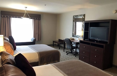 Killeen Hotel | Unique Retreat: Two Beautiful Units with Pool Access