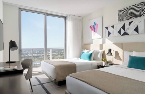 Hollywood South Central Beach Hotel | Discover a Rare Gem with Pool and Kitchen Access