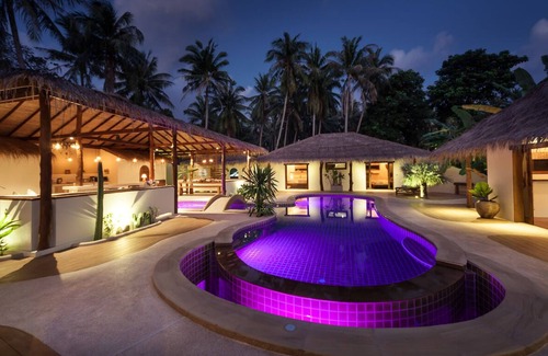Hin Hong Villa | Unique 13-Bedroom Villas with Pools for Up to 26 Guests