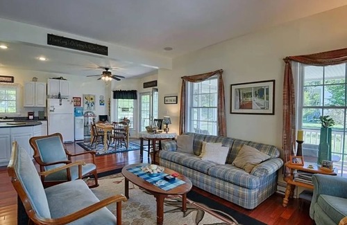 Frontenac Cottage | Unique Cottage Retreat on Round Island with Ocean Views