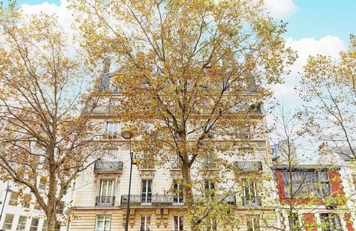 Quartier de la Plaine-de-Monceaux Apartment | Rare Pearl Retreat Near Arc de Triomphe, Paris