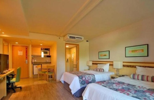 Setor Hoteleiro Norte Hotel | Elegant City Center Flat with Pool and Daily Cleaning Service