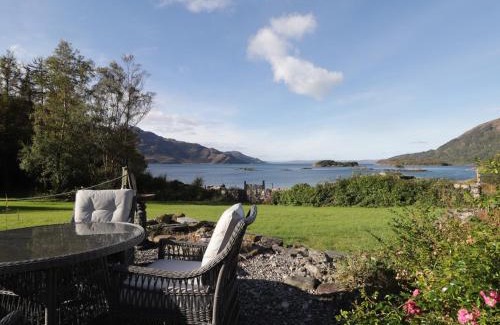 Shiel Bridge House | Rarsaidh