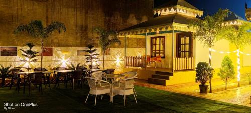 Shri Madhopur Hotel | Rasleela Resort by Mandothiya's - Luxury Swiss Tent Resort