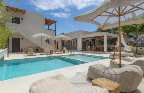 Chrisi Akti Bed & Breakfast | Relax at Rastoni: 4-Star Retreat with Ocean Views