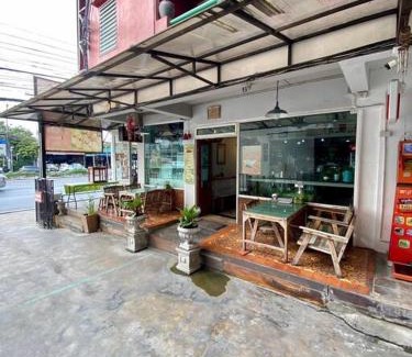 Bang Phlat Apartment | Discover Ratanawong Place 506 for Your Next Getaway