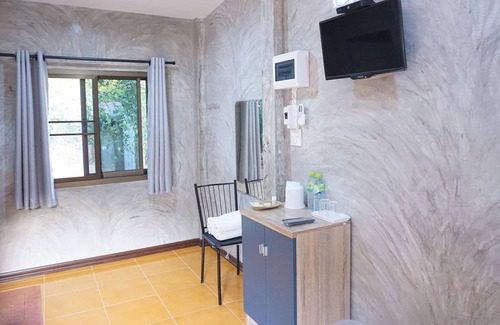 Chai Badan Hotel | Ratchanee Resort Ban Rai