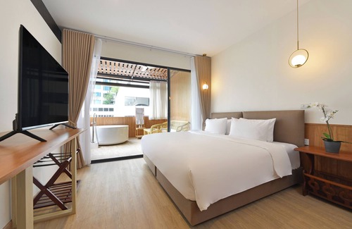 Pathumwan Hotel | Discover Ratchathewi Hyde Away: Spa & Family-Friendly Retreat