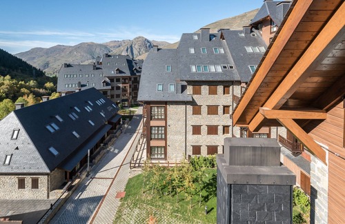 Baqueira Apartment | Discover Ratera by Totiaran: Relaxing Spa and Family Friendly