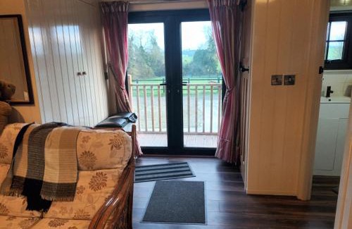 County Meath Apartment | Guest Rated 9.7: Rathgillen Cabin - Family & Pet Friendly Retreat