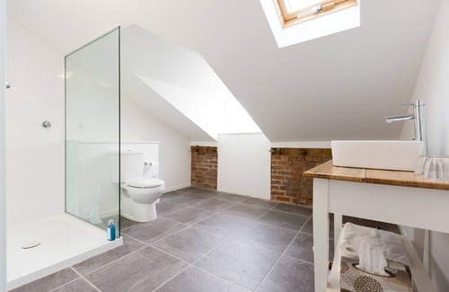 Bothwell Bed & Breakfast | Unwind at Ratho Farm: 4-Star Spa Retreat for Families