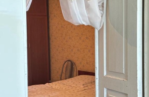 Telavi House | Budget-Friendly Stay at Rati's Home - Pet & Child Friendly