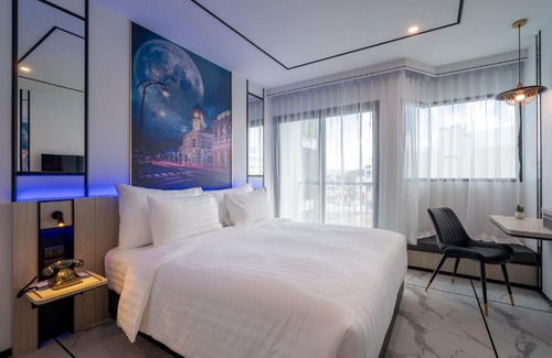 Talat Nuea Hotel | Discover Ratri Hotel Phuket Old Town: Family-Friendly Retreat