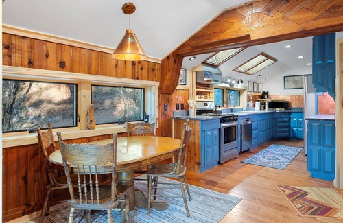 Missoula House | Pet-Friendly Rattlesnake Wilderness Cabin with Hot Tub & Spa