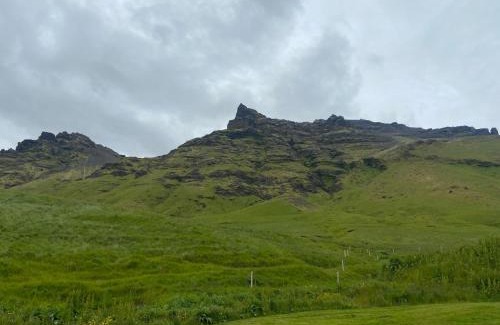 Eyvindarholar Apartment | Child-Friendly Retreat: Rauðafell Apartment with 9.4 Rating