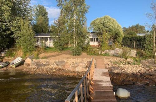 Vehmersalmi Ski Chalet | Relaxing Oceanfront Cabin for Nature Lovers and Families