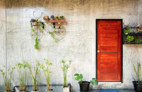 Ko Lanta House | Raven Blue: Oceanfront Retreat with High Guest Ratings