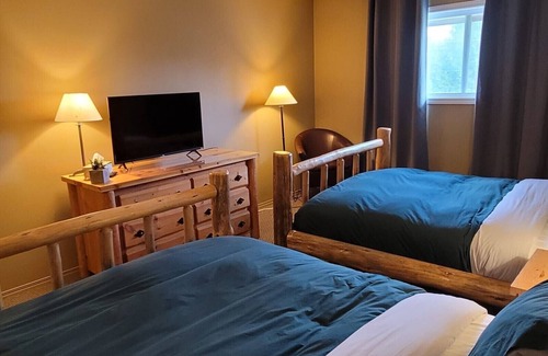 McBride Hotel | Eco-Friendly Lodge McBride: Spa, Hot Tub & Top Rating