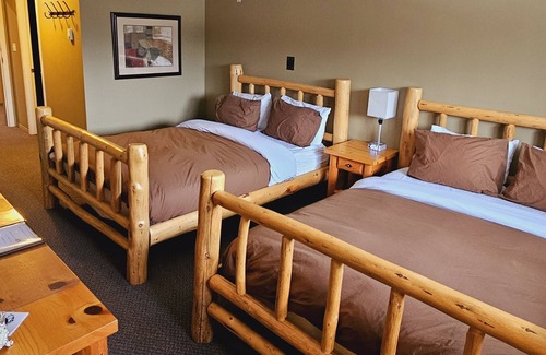 McBride Hotel | Eco-Friendly Lodge McBride: Spa, Hot Tub & Top Rating
