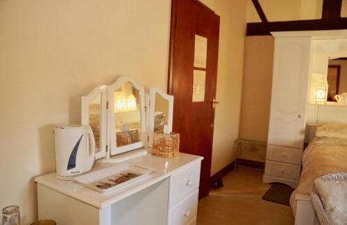 Marsh Lane Bed & Breakfast | Top-Rated Ravencar Farm B&B with Pet-Friendly Amenities
