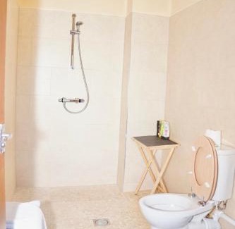 Marsh Lane Bed & Breakfast | Top-Rated Ravencar Farm B&B with Pet-Friendly Amenities