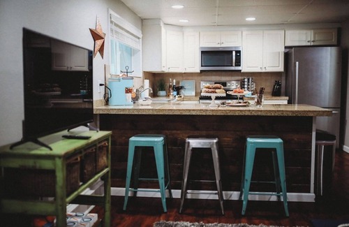 Badger Apartment | Experience Raven’s Nest: Ocean View & Family-Friendly Stay