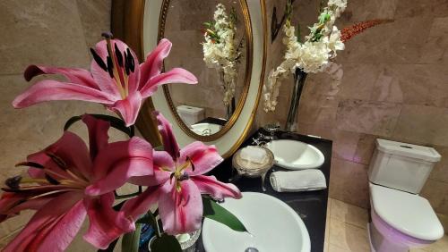 Mansfield Bed & Breakfast | Ravenscroft B&B: Rated 10/10, Pet-Friendly Amenities Await