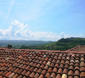 Verduno Apartment | Top-Rated Raviola e Tajarin with Kitchen & Breakfast Included