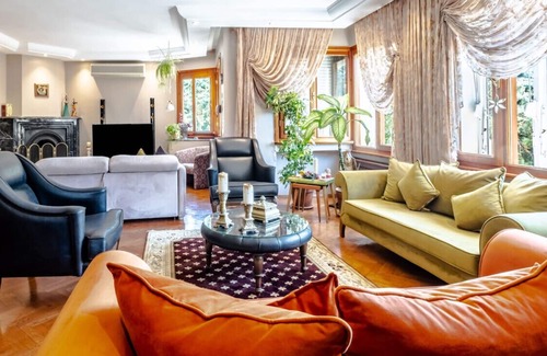 Kucukcekmece Apartment | Ravishing Flat with Nature View in Florya