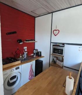 Saint Sever Apartment | Charming RavissantT2 with Ocean View and Patio Access