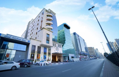 Al Mankhool Hotel | Discover Raviz Center Point Hotel with Spa and Ocean Views