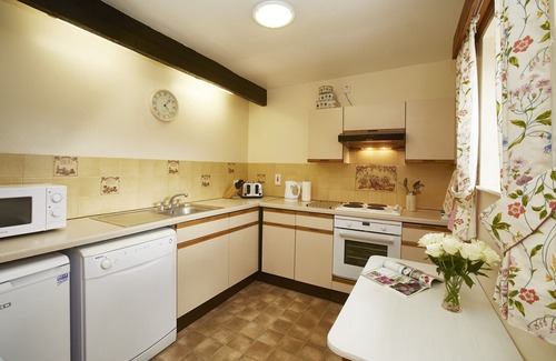 Pickering Other | Discover Rawcliffe House Farm: 4-Star Stay with Breakfast