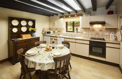 Pickering Other | Discover Rawcliffe House Farm: 4-Star Stay with Breakfast