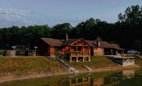 Serednye House | Relax at Ray Eco Resort - Family-Friendly Retreat Awaits