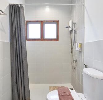 Nimman House | Welcoming Ray's Home: 3BR Near Nimman with Yard