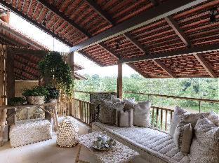 Don Kaeo Hotel | Elegant Raya Heritage – 5-Star Retreat with Pool Access