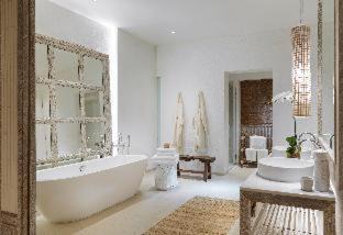 Don Kaeo Hotel | Elegant Raya Heritage – 5-Star Retreat with Pool Access
