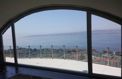 Buyukcekmece Villa | Stunning Sea View Villa with Pool in City Center