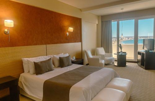 Puerto Madryn Hotel | Rayentray Grand Hotel: Oceanfront Retreat with Spa & Pool