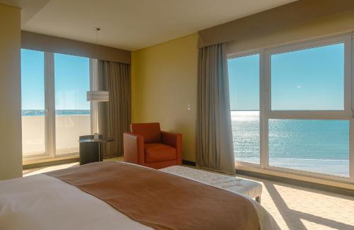 Puerto Madryn Hotel | Rayentray Grand Hotel: Oceanfront Retreat with Spa & Pool