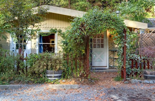Cazadero Cottage | Guest Rated 9.6 - Elim Grove Cottage B&B with Pool & Breakfast