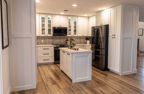 Fredericksburg House | Exceptional Raymond Ranch: Main & Guest House for 20 Guests