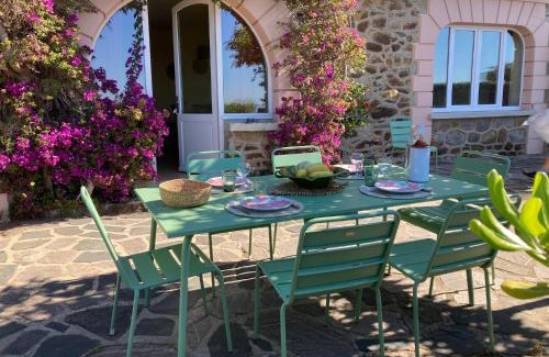 Le Rayol Apartment | Oceanfront Hotel with Garden, AC & Steps to the Beach