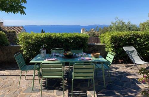 Le Rayol Apartment | Oceanfront Hotel with Garden, AC & Steps to the Beach